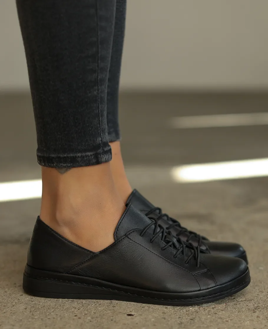 Skórzane czarne barefoot półbuty damskie Almiria 38