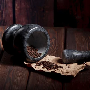 Vilde Moździerz granitowy kamienny z tłuczkiem do ucierania przypraw ziół orzechów ciężki 11 cm O-259128 + - Pozostałe akcesoria kuchenne - miniaturka - grafika 1