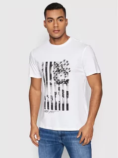 Koszulki męskie - GUESS T-Shirt Flag Collage M2GI43 K9RM1 Biały Regular Fit - grafika 1