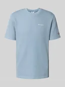 Koszulki męskie - T-shirt z wyhaftowanymi logo i okrągłym dekoltem - miniaturka - grafika 1