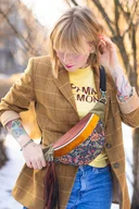 Nerki - Elegancka brązowa nerka damska z frędzlami MOTYLEM JESTEM - miniaturka - grafika 1