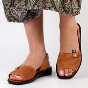 Sandały damskie - Brązowe skórzane sandały damskie IZZY 049 TAN - Suzana - miniaturka - grafika 1