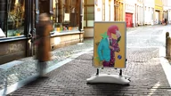 Systemy ekspozycyjne i znaki informacyjne - Potykacz reklamowy Waterbase A1 OWZ dwustronny - rama aluminiowa srebrna - miniaturka - grafika 1
