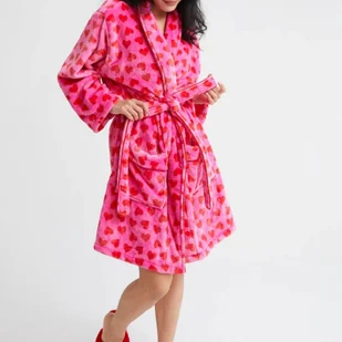 Szlafrok damski w serduszka - Różowy - Szlafroki damskie - miniaturka - grafika 1
