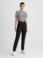 Spodenki damskie - Calvin Klein Dżinsy - Mom fit - w kolorze czarnym - miniaturka - grafika 1
