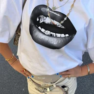 Bluzki damskie - TEMU Damska Bluzka z Nadrukiem Ust i Szminki - Przezroczysty Krótki Rękaw, Okrągły Dekolt, Casual Top, Wzór Błyszczyka, Pranie w Praniu Maszynowym, - miniaturka - grafika 1