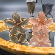 Ozdoby do włosów - TEMU 2 szt. Eleganckie, złote spinki do włosów w kształcie kwiatów dla kobiet - wytrzymałe tworzywo sztuczne, idealne do grubych włosów, doskonałe na - miniaturka - grafika 1