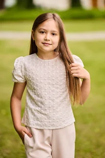 Beżowa wizytowa bluzka z haftowanego muślinu Alma - Bluzki dla dziewczynek Beżowa wizytowa bluzka z haftowanego muślinu Alma - Bluzki dla dziewczynek - miniaturka - grafika 1