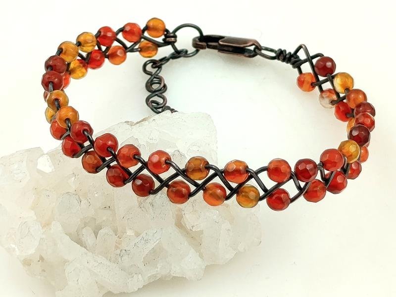 Bransoletka miedziana z agatem, obwód od 16 do 18 cm, waga 8 gram, znak Byka, Skorpiona, Bliźniąt, rękodzieło