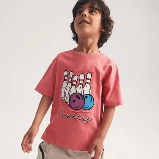 Koszulki dla chłopców - Reserved Reserved - T-shirt z aplikacja - Różowy - grafika 1