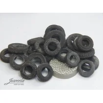 Zużyte opony - Uniwersalne - Akcesoria i części modelarskie - miniaturka - grafika 1