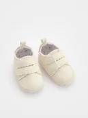 Buciki dla niemowląt - Reserved - Trampki z imitacji skóry - złamana biel - miniaturka - grafika 1