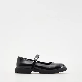 Buty dla dziewczynek - Reserved - Lakierowane loafersy - Czarny - grafika 1