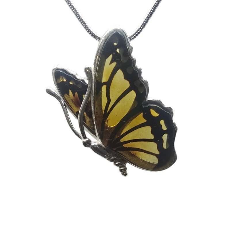 ankabizuteria.pl Zawieszka srebrna z bursztynem MOTYLEK grawerowany