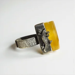 Pierścionek srebrny z jaszczurkami i bursztynem bałtyckim - Pierścionki - miniaturka - grafika 1