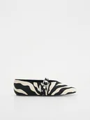 Półbuty damskie - Reserved - Skórzane baleriny ze zwierzęcy motywem - wielobarwny - miniaturka - grafika 1