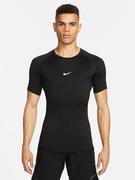 Koszulki sportowe męskie - Nike Koszulka sportowa w kolorze czarnym - miniaturka - grafika 1