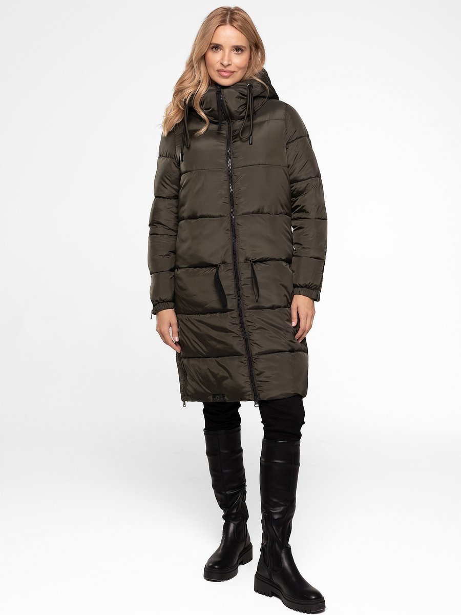 PIKOWANA OCIEPLANA KURTKA DAMSKA Z KAPTUREM O PROSTYM KROJU