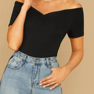 Bluzki damskie - TEMU Elegancki czarny top z odkrytymi ramionami dla kobiet - dopasowany, z dekoltem w szpic, krótkim rękawem, elastyczną tkaniną, jednokolorowy, - miniaturka - grafika 1