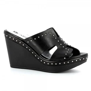 Czarne skórzane klapki pa koturnie ze złotymi nitami CARINII - Carinii - Klapki i japonki damskie - miniaturka - grafika 1