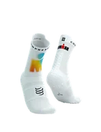Skarpetki sportowe męskie - COMPRESSPORT Skarpetki do biegania wysokie PRORACING SOCKS V4 RUN HIGH IRONMAN 2025 white/sunrise - miniaturka - grafika 1