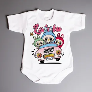 Labubu at car - body niemowlęce - Body dla niemowląt Labubu at car - body niemowlęce - Body dla niemowląt - miniaturka - grafika 1
