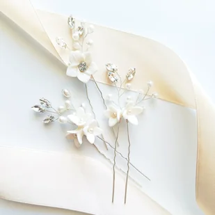 Srebrny zestaw kokówek do włosów z kwiatami ceramicznymi perełki cyrkonie - Ozdoby do włosów Srebrny zestaw kokówek do włosów z kwiatami ceramicznymi perełki cyrkonie - Ozdoby do włosów - miniaturka - grafika 1