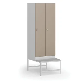 Szafka ubraniowa z ławką, 2-drzwiowa, 1875 x 600 x 500/800 mm, zamek obrotowy, drzwi beżowe - Szafki biurowe - miniaturka - grafika 1