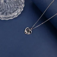 Inne - TEMU Indywidualny Naszyjnik z Wisiorkiem w Kształcie na Projektowane Zdjęcia dla Kobiet - Łańcuszek ze Stali Tytanowej z Miedzianym Sercem i - miniaturka - grafika 1