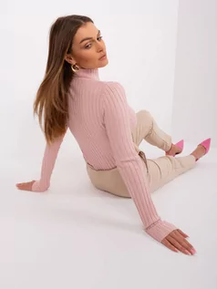 Swetry damskie - Sweter z golfem jasny różowy casual klasyczny golf dekolt półgolf rękaw długi materiał prążkowany - grafika 1