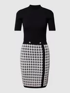 Sukienki - Sukienka o długości do kolan o dwukolorowym designie model ‘VIOLET’ - miniaturka - grafika 1