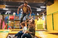 Czasopisma - Park trampolin dla rodziny – Tarnowskie Góry - miniaturka - grafika 1