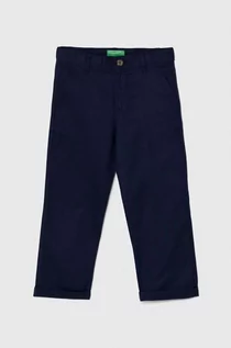Spodnie i spodenki dla chłopców - United Colors of Benetton spodnie lniane dziecięce kolor granatowy gładkie - grafika 1