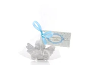 Gadżety na imprezę - Aniołek gipsowy z niebieską kokardką - 1 szt. - miniaturka - grafika 1