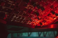 Czasopisma - Pakiet zostań pilotem - loty w symulatorach DA42 i A320 oraz lot widokowy Cesną 172 - miniaturka - grafika 1