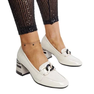 Beżowe skórzane pólbuty lakierowane Vinceza beżowy - Półbuty damskie - miniaturka - grafika 1