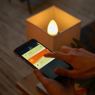 Philips Hue świeca White&Color Ambiance E14 5,3W - Systemy inteligentnych domów - miniaturka - grafika 4