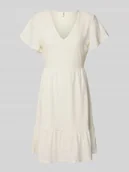 Sukienki - Sukienka casualowa taliowana z haftem angielskim model ‘SANDRA’ - miniaturka - grafika 1