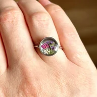 Pierścionki - Pierścionek z kwiatami - miniaturka - grafika 1