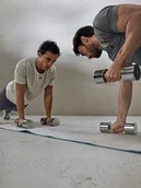 Koszulki sportowe męskie - 4F Koszulka treningowa regular szybkoschnąca męska - biała XXL - miniaturka - grafika 1