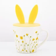 Kubki - Kubek porcelanowy Kaczeńce z pokrywą silikonową uszy zająca 350 ml - miniaturka - grafika 1