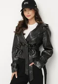 Kurtki damskie - Czarna Krótka Kurtka Typu Trencz z Imitacji Skóry z Kapturem i Wiązanym Paskiem Nilianiela - miniaturka - grafika 1
