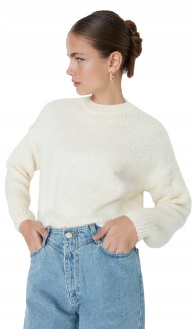 TRENDYOL KREMOWY SWETER DOPASOWANY Z GOLFEM I DŁUGIM RĘKAWEM 40 5AA