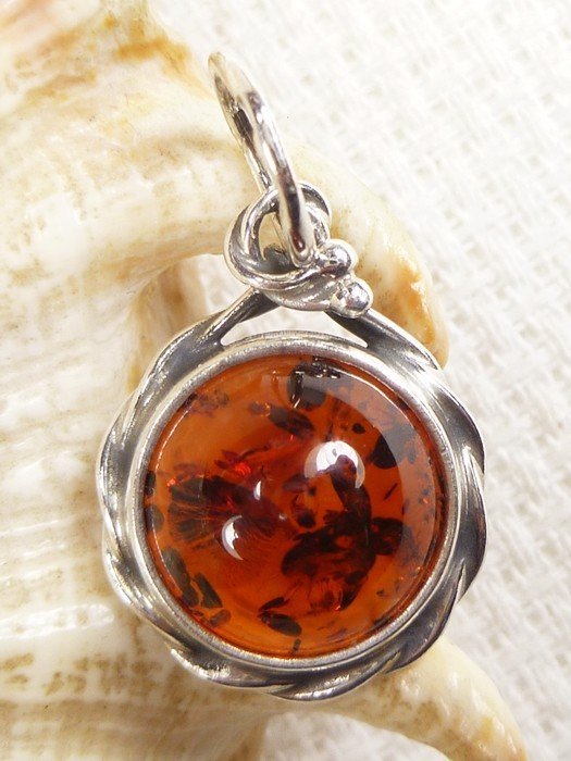 Wisiorek srebrny z bursztynem, handmade 613-11