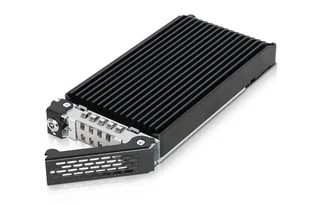 Icy Dock MB720TK-B obudowa do dysków twardych Obudowa HDD/SSD Aluminium, Czarny 2.5" - Obudowy i kieszenie na dyski twarde - miniaturka - grafika 1
