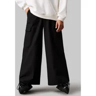 Spodnie sportowe damskie - CALVIN KLEIN JEANS Spodnie cargo Relaxed fit - miniaturka - grafika 1
