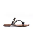 Klapki i japonki damskie - Geox Skórzane klapki "Sozy Plus" w kolorze czarnym - miniaturka - grafika 1