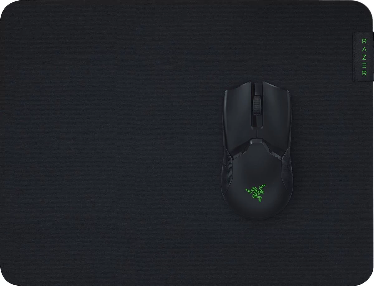 Razer Podkładka pod mysz Gigantus V2 Medium 36 x 27,5 cm RZ02-03330200-R3M1) Czarna