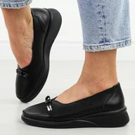 Półbuty damskie - Czarne ażurowe skórzane półbuty damskie Vinceza 7896 - miniaturka - grafika 1