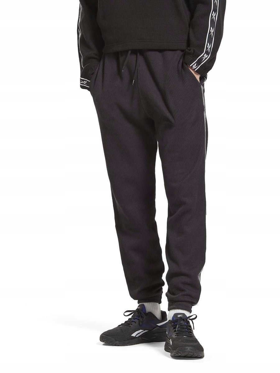 REEBOK - SPODNIE DRESOWE MĘSKIE - RL VECTOR TAPE JOGGER IB3001